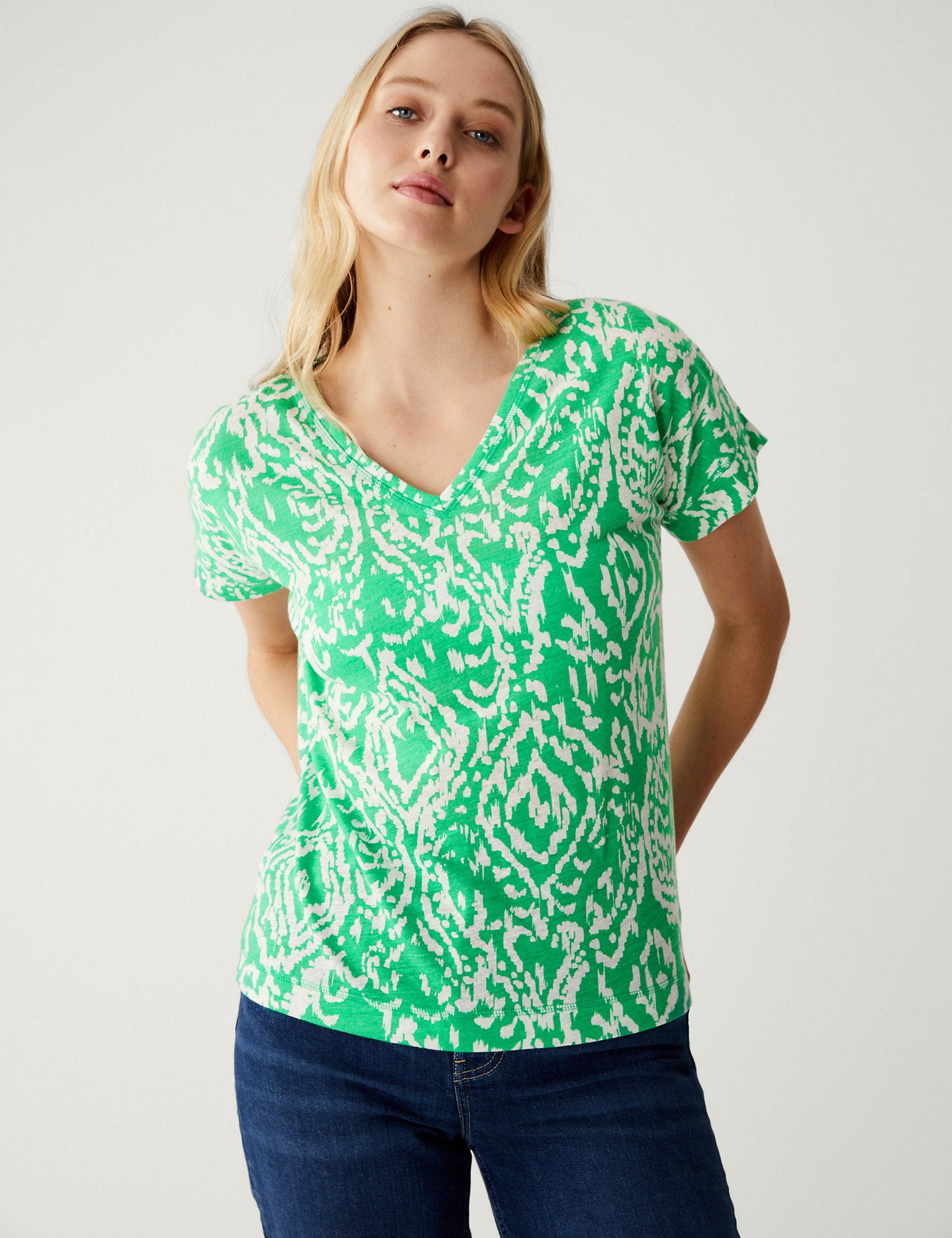 Linen Rich Printed V-Neck T-Shirt
