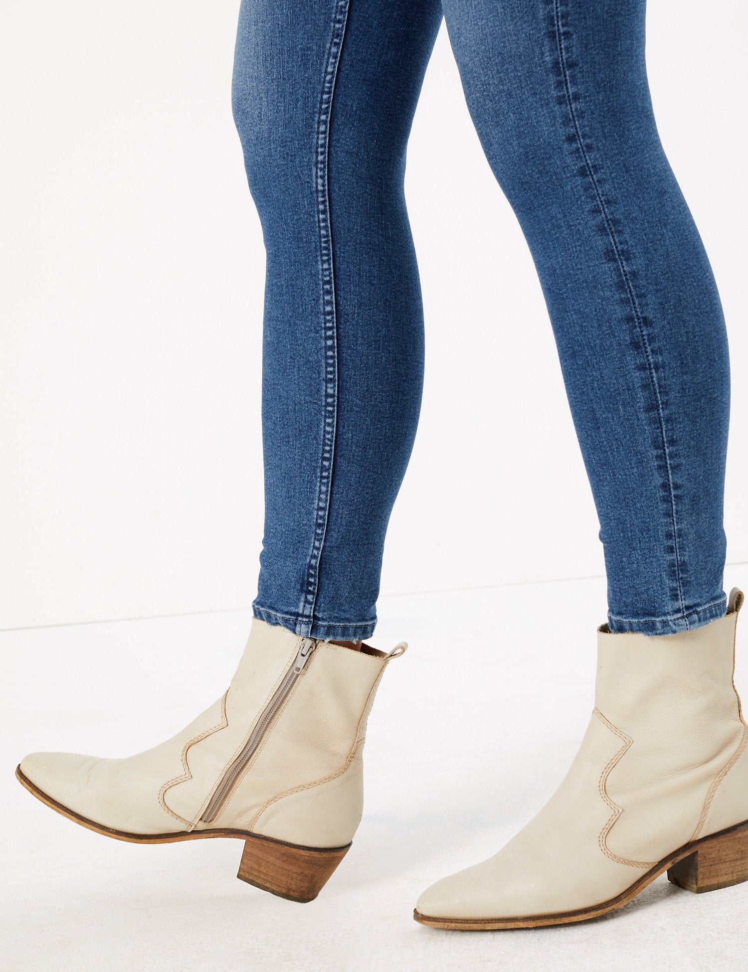 Ivy Button Front Skinny Jeans