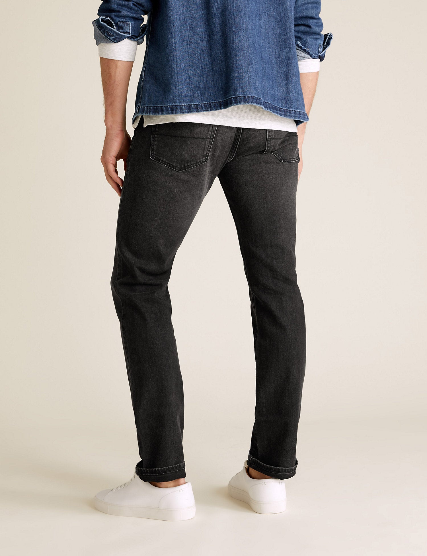 Tapered Fit Stretch Jeans with Stormwear™