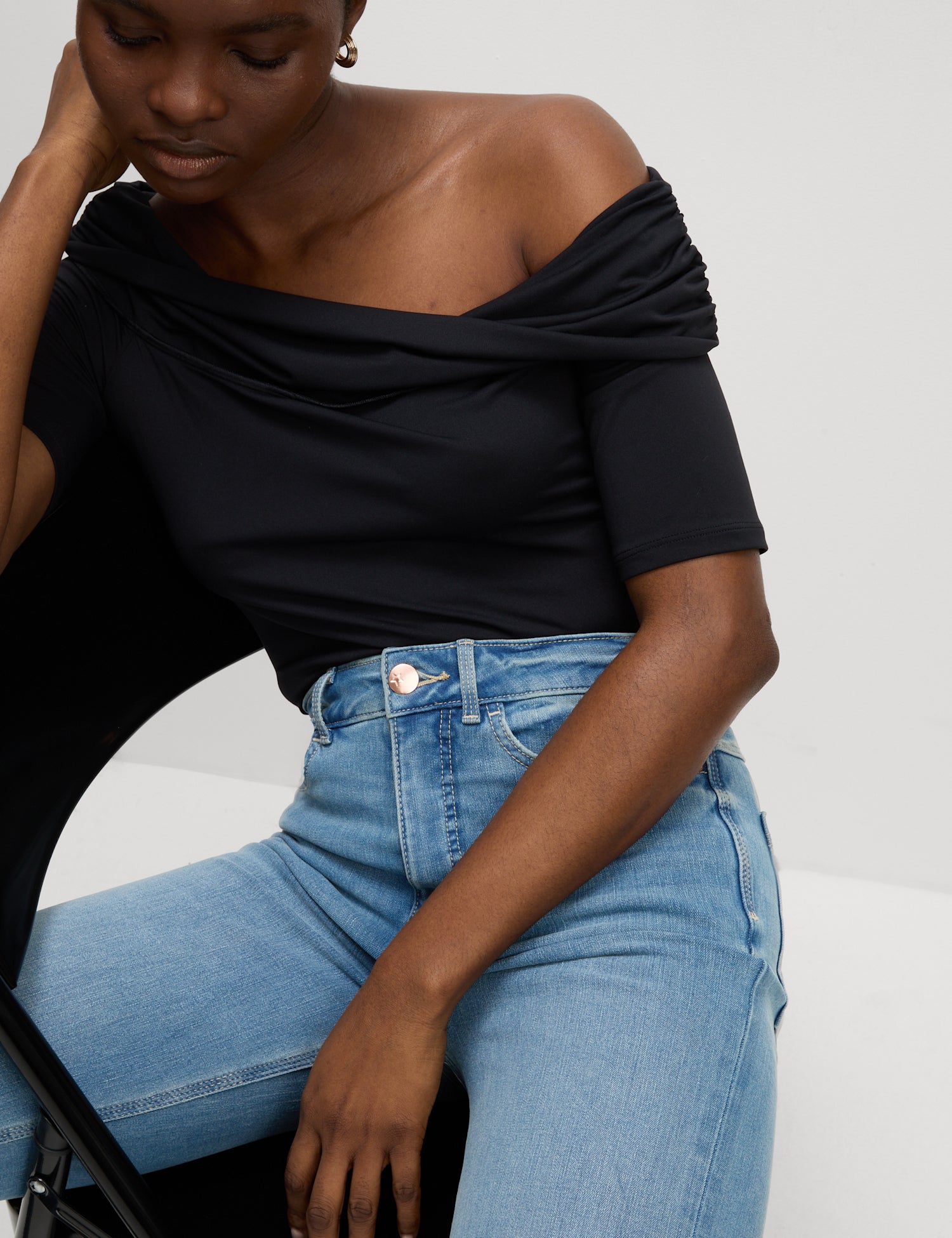 Magic Shaping Straight Leg Jeans