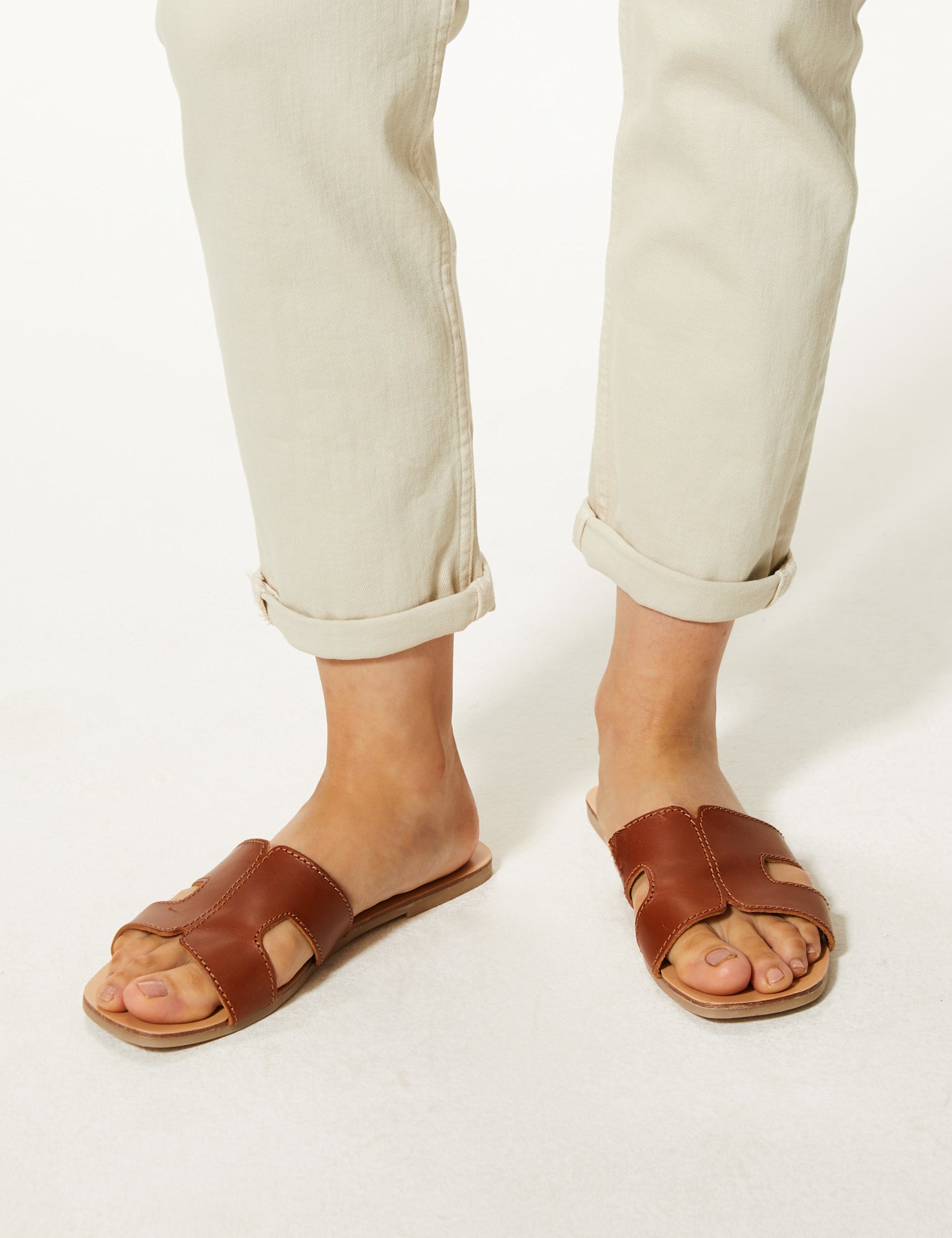 Relaxed Mid Rise Slim Cropped Jeans