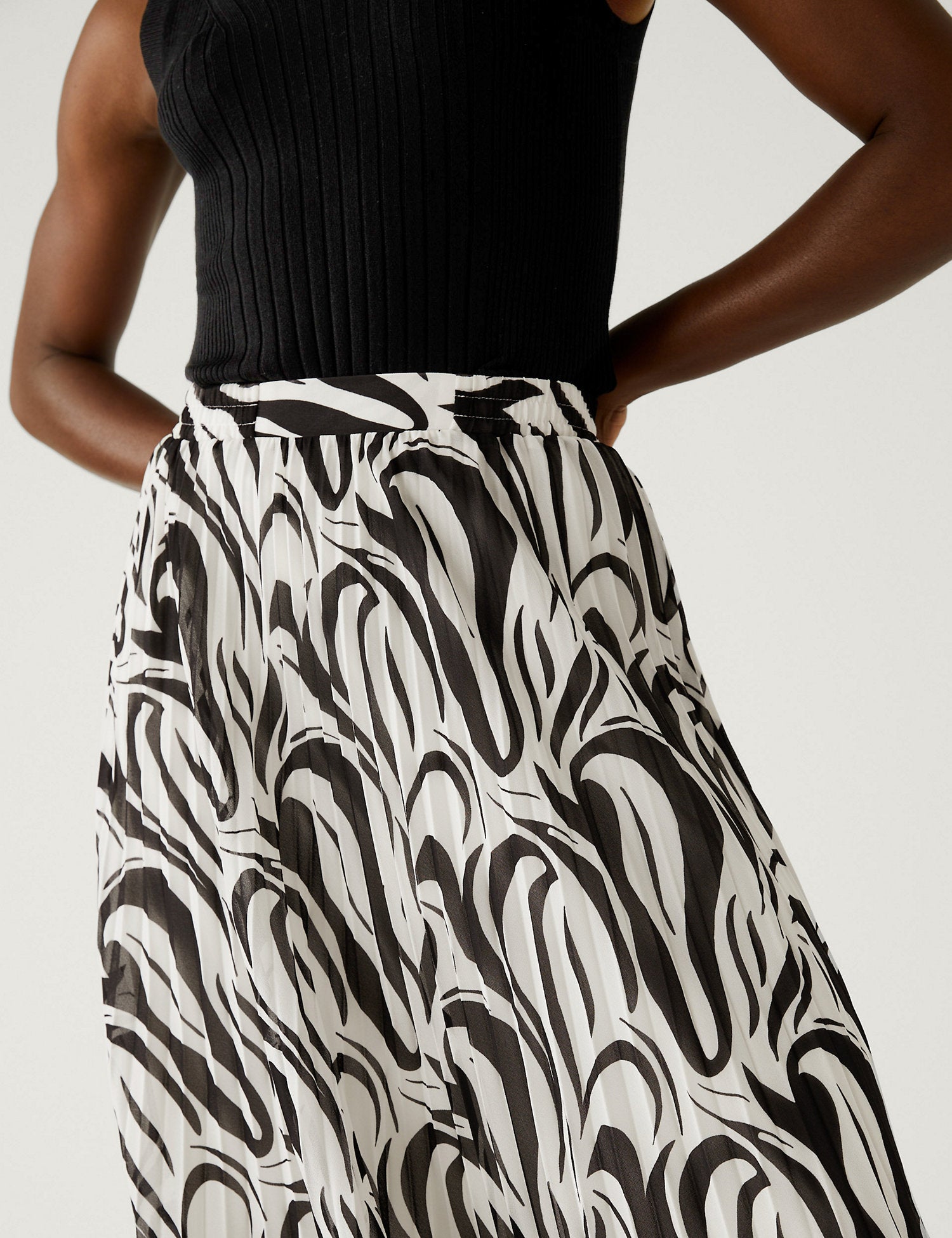 Printed Pleated Midaxi Skirt