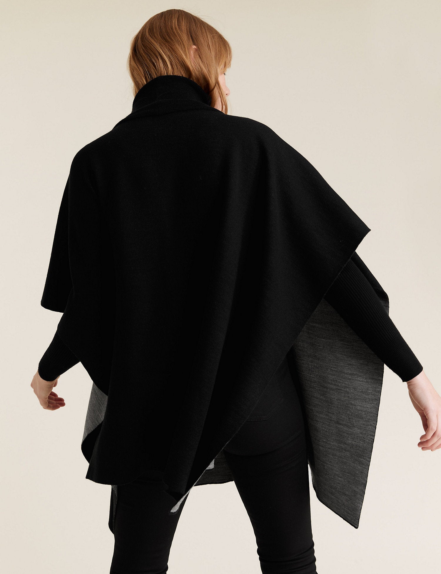 Contrast Funnel Neck Poncho