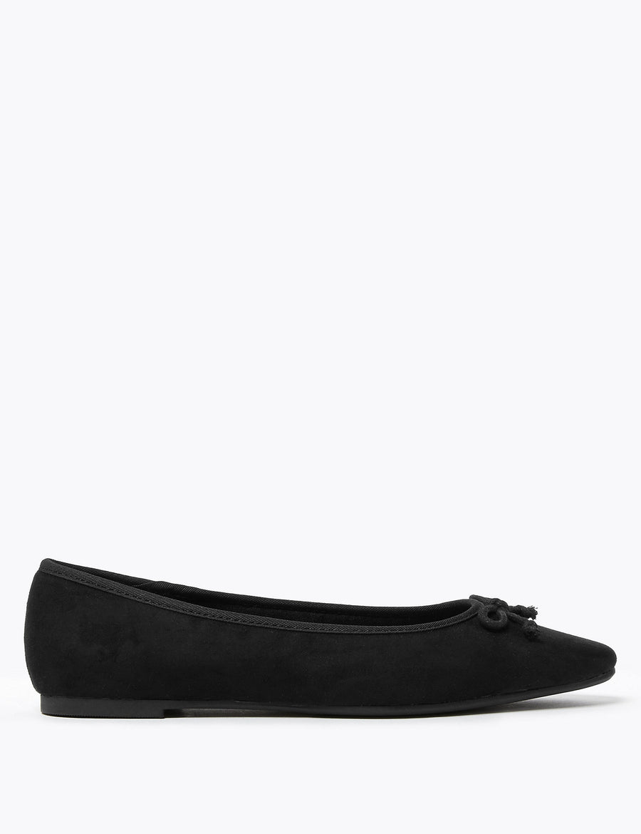 Bow Pumps