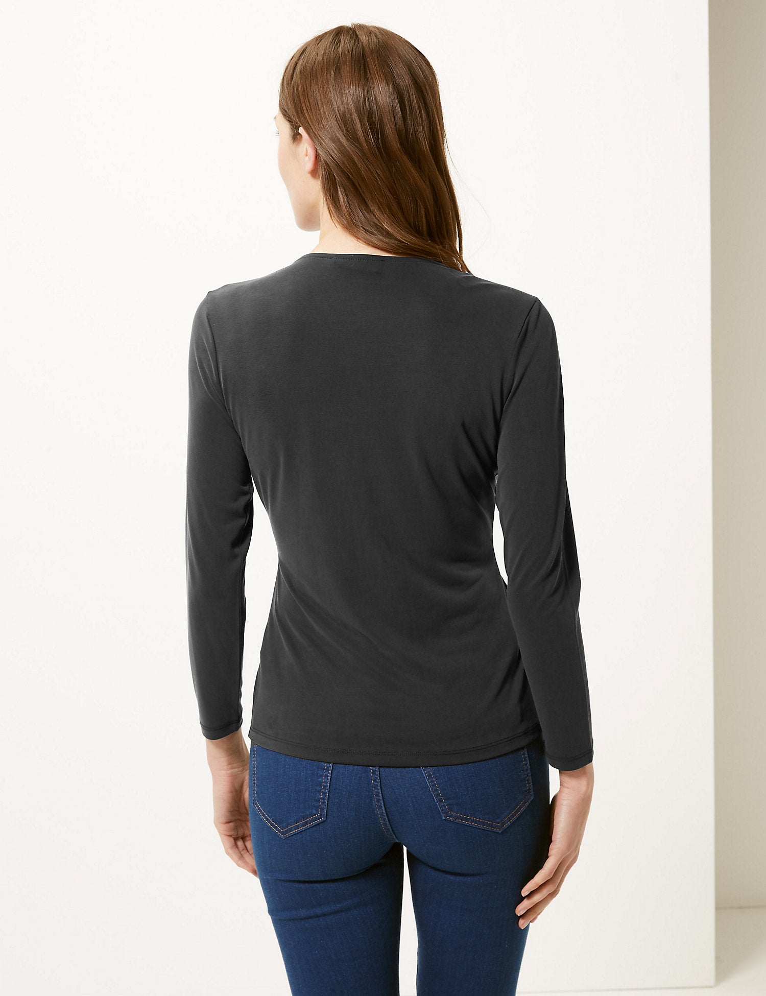 Twisted Front V-Neck Fitted Long Sleeve Top