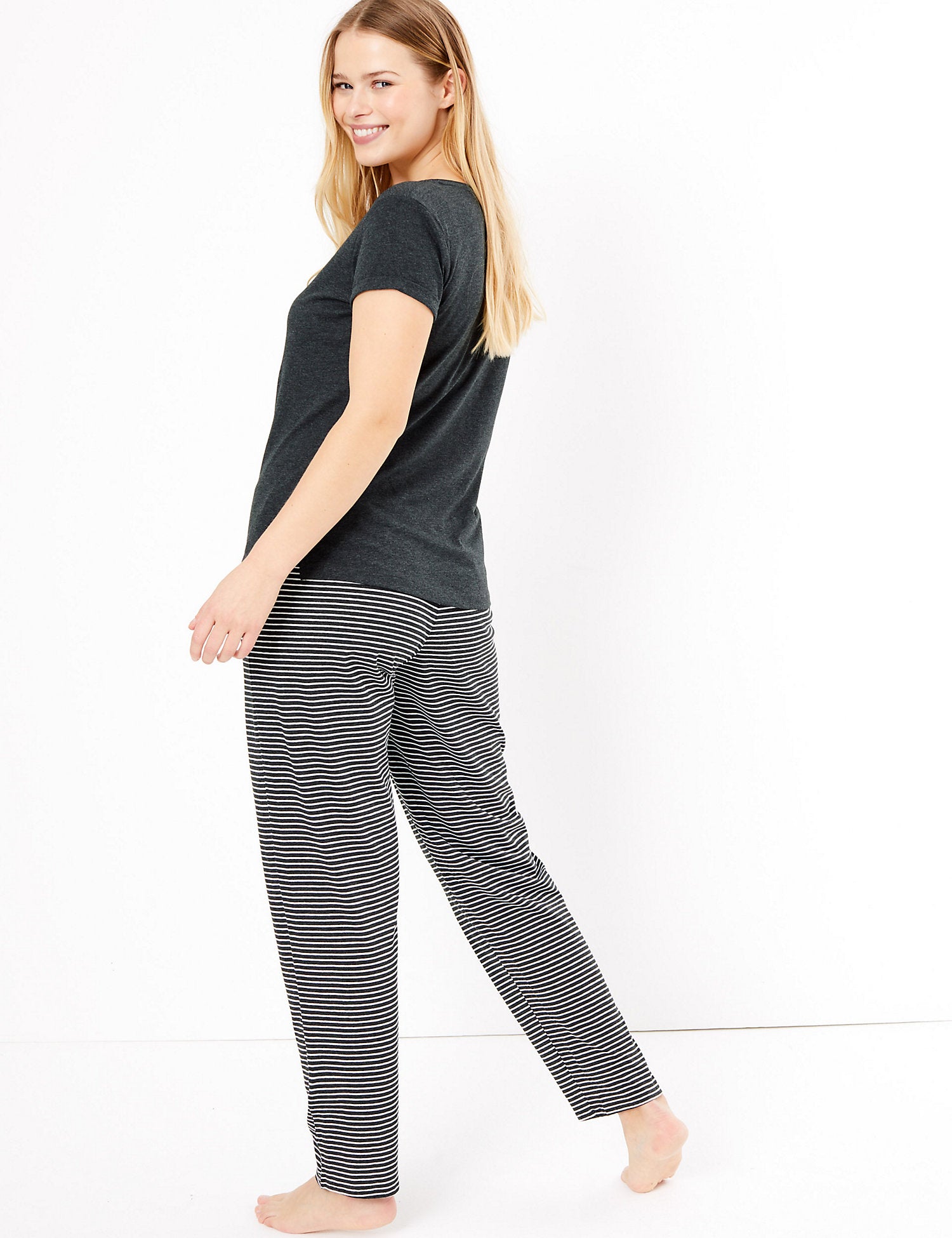 Slept In 'Till Brunch Slogan Pyjama Set